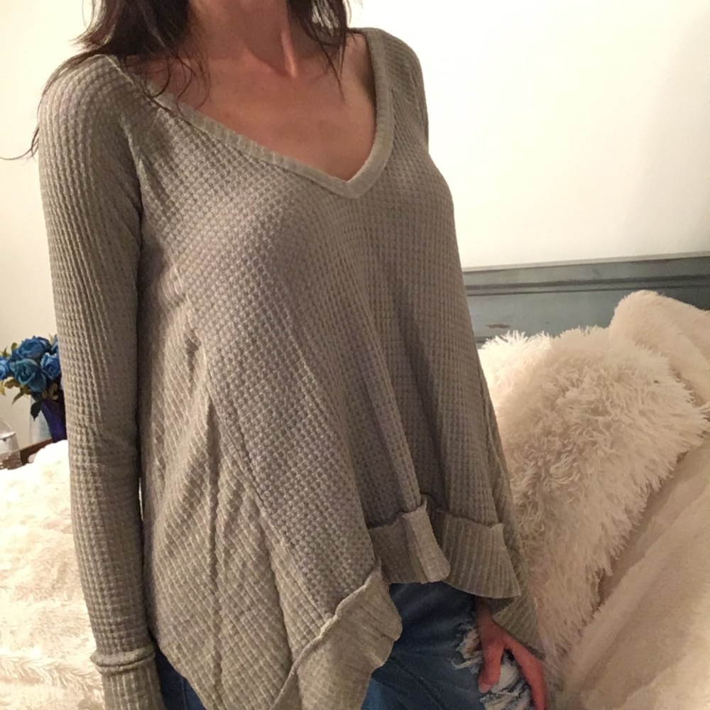 🛍FINAL PRICE🛍 V-Neck Long Sleeve Top - Picture 6 of 7